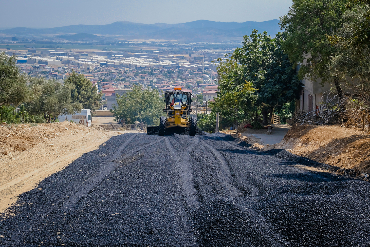 Dulkadiroğlu’ndan Aslanbey Mahallesine Asfalt Çalışması