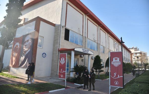 Akıllara durgunluk veren dolandırıcılık! "Ücretsiz bakım yapacağım" diyerek, 30 klimayı söküp belediyeyi dolandırdı