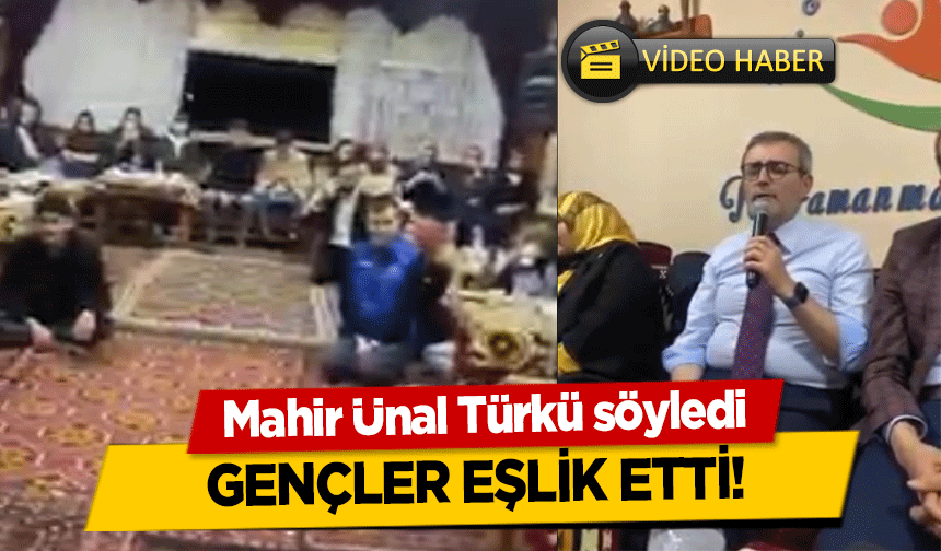 Mahir Ünal Türkü söyledi, gençler eşlik etti!