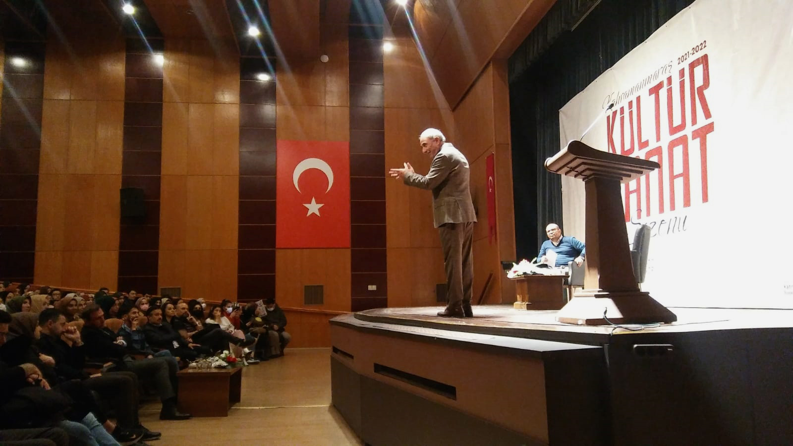 Şair Genç, ‘Hayaller Hayatı Anlamlandırır’