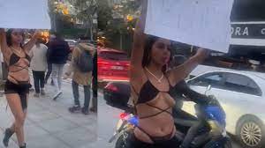 Şehrin göbeğinde çıplak protesto! Yer Türkiye