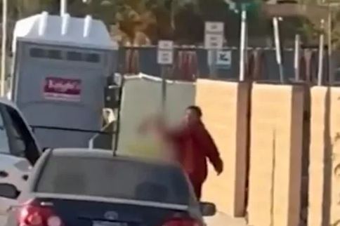 Tren kazasında hayatını kaybeden kişinin kopan bacağını çaldı!