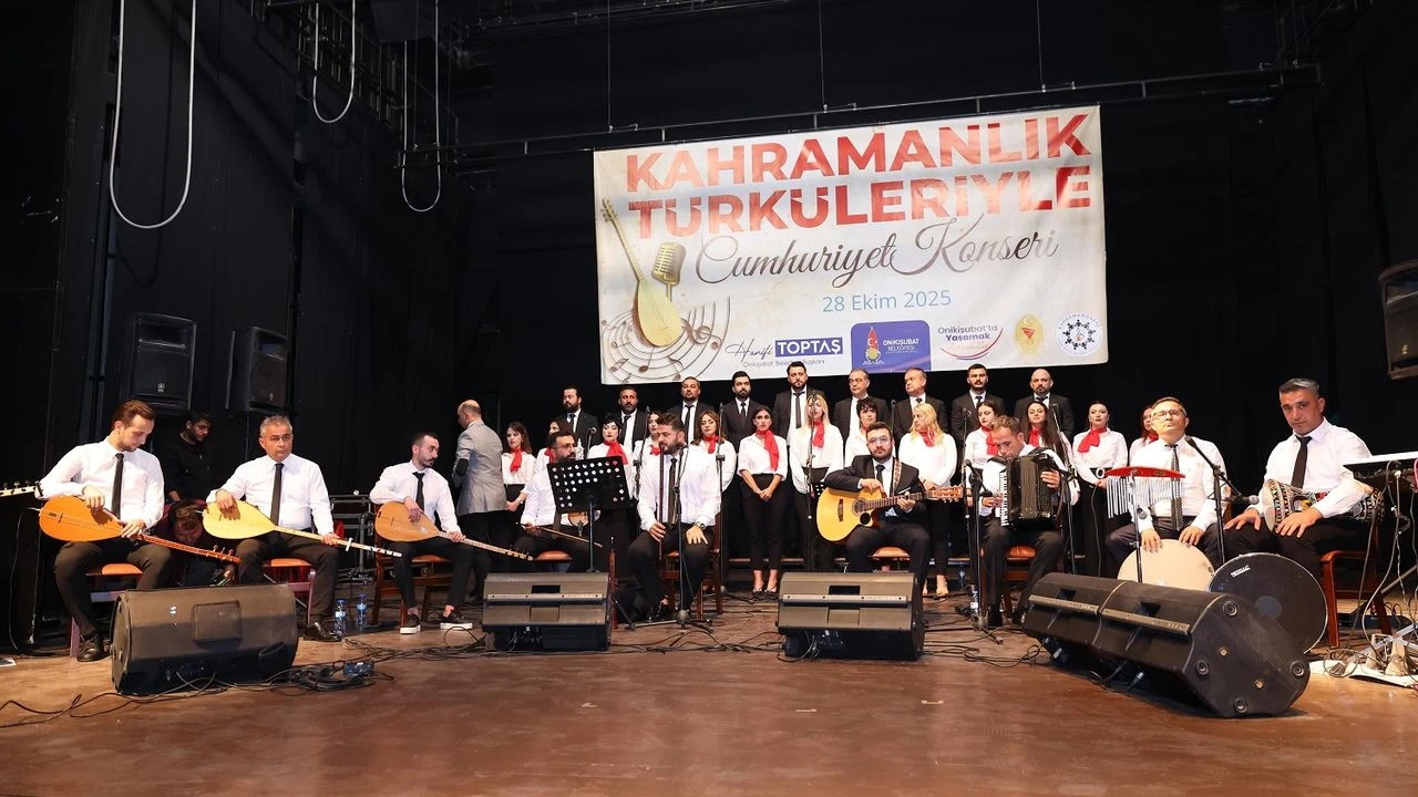 Cumhuriyet Coşkusu Onikişubat’ta Taştı: Konser Büyük İlgi Gördü