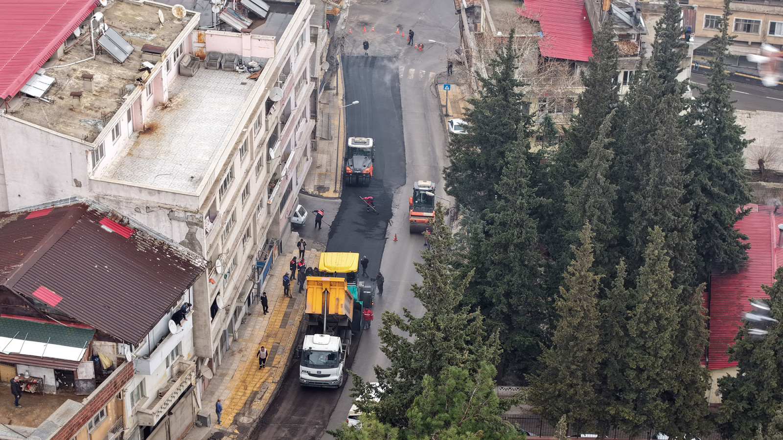 Kahramanmaraş’ta Dev Asfalt Hamlesi: O Cadde Tamamen Yenilendi!
