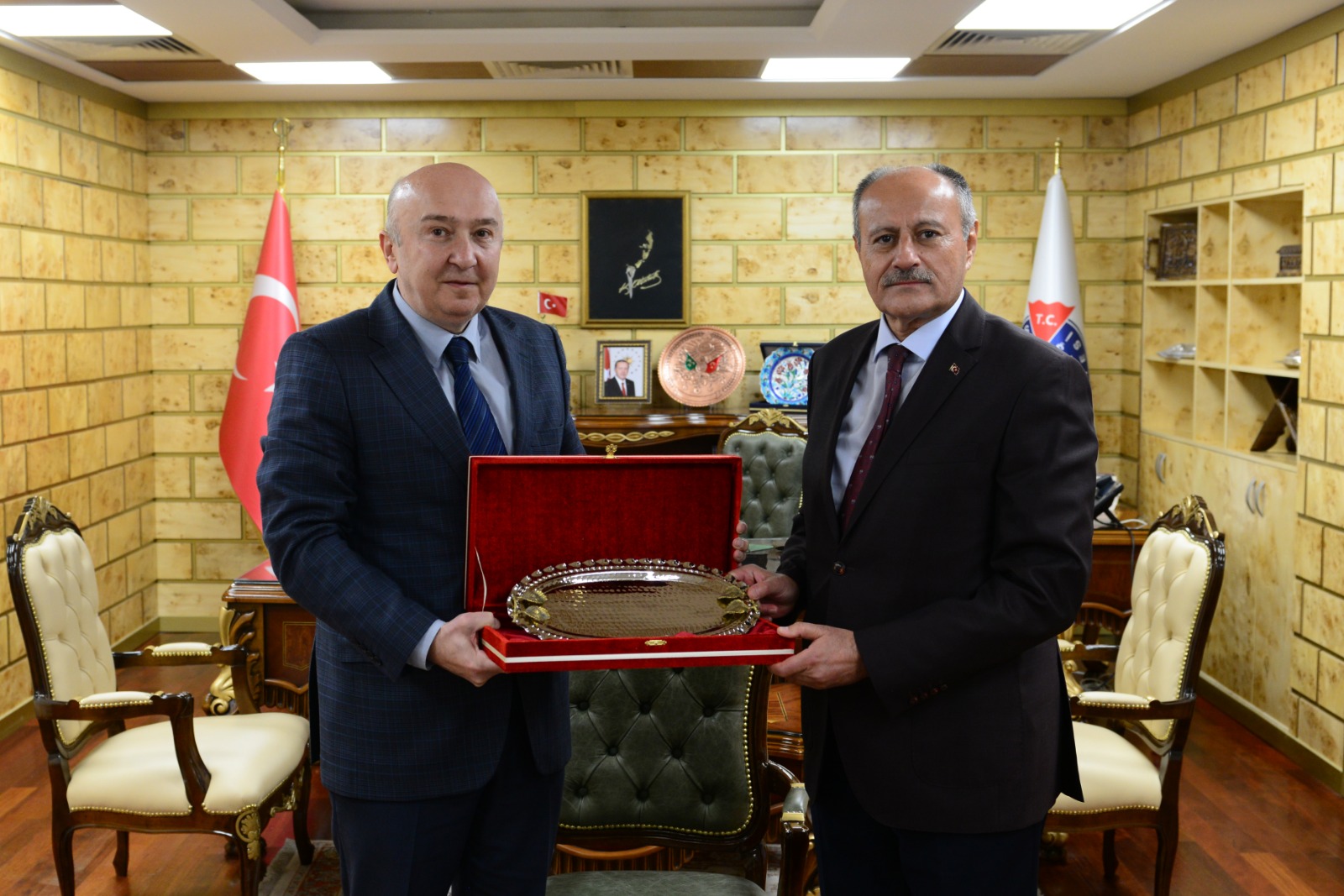 TUSAŞ Yönetim Kurulu Başkanı Prof. Dr. Rafet Bozdoğan’dan Rektör Yasım’a Ziyaret
