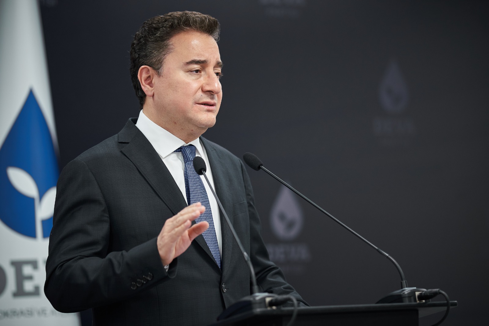 Ali Babacan, ‘Dış politikada yalpalama devri sona ermeli’