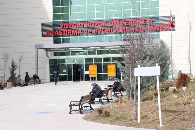 Hastanede Tedavi Altında Olan Yaşlı Kadın Yangın Merdiveninde Donarak Öldü