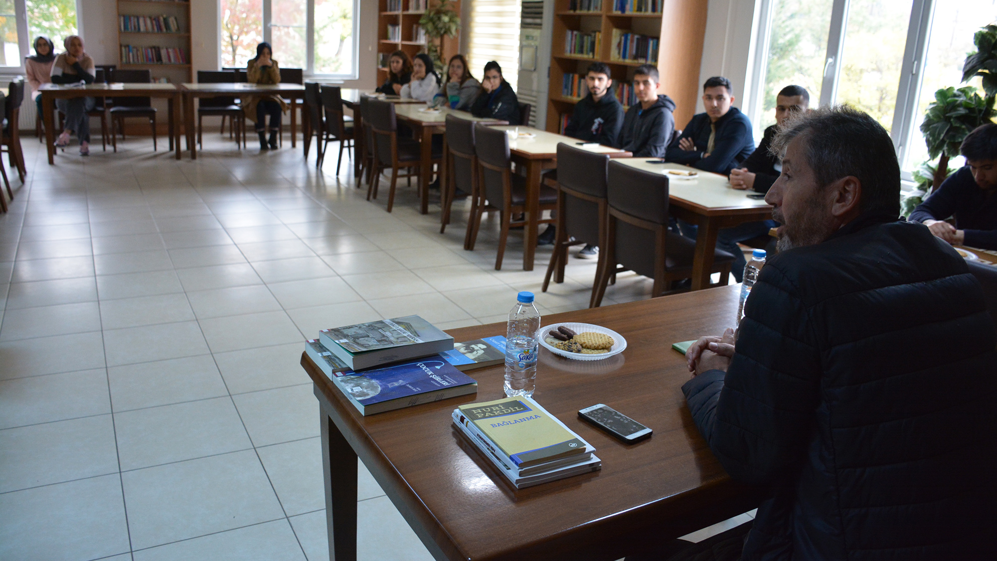 Kütüphane Söyleşileri Edebiyatseverlerle Buluşuyor