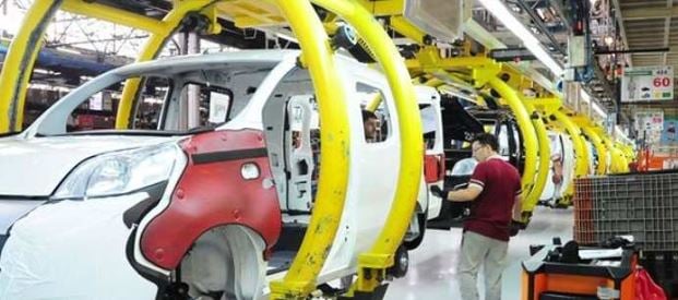 Türkiye'nin en ucuz otomobili oldu 2. el fiyatına satılıyor!