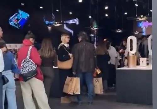 Pide değil ‘pembe’ kuyruğu! Geldiğini duyunca mağazaya akın ettiler… Tanesi 25 bin lira