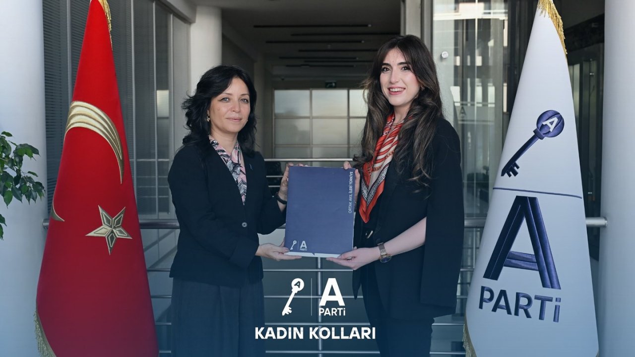 Özge Türkmen, Anahtar Parti Kadın Kolları Başkanlığına Atandı