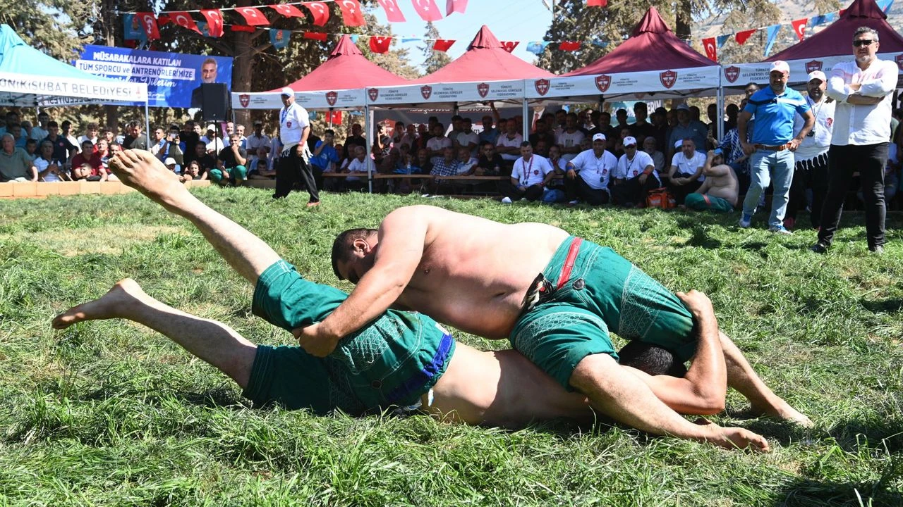 29. Bertiz Boyalı Şalvar Güreşi İçin Geri Sayım Başladı: Sporseverler Hazır mı?