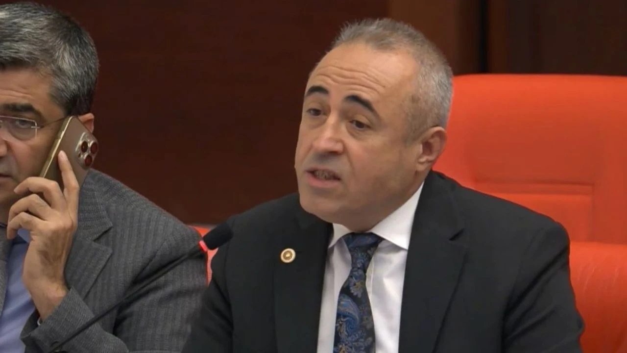 Karatutlu’dan Ulaştırma Bakanlığı'na Sert Çıkış: "Komşuya Dev Kavşak, Bize Geçici Oyalama!"