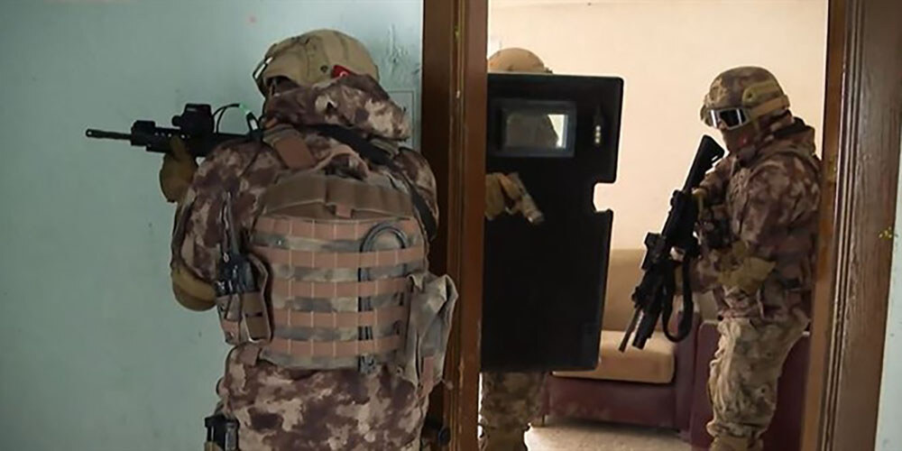 Kahramanmaraş'ta Anne ve oğlu arasındaki para tartışması bıçaklı rehine krizine dönüştü!