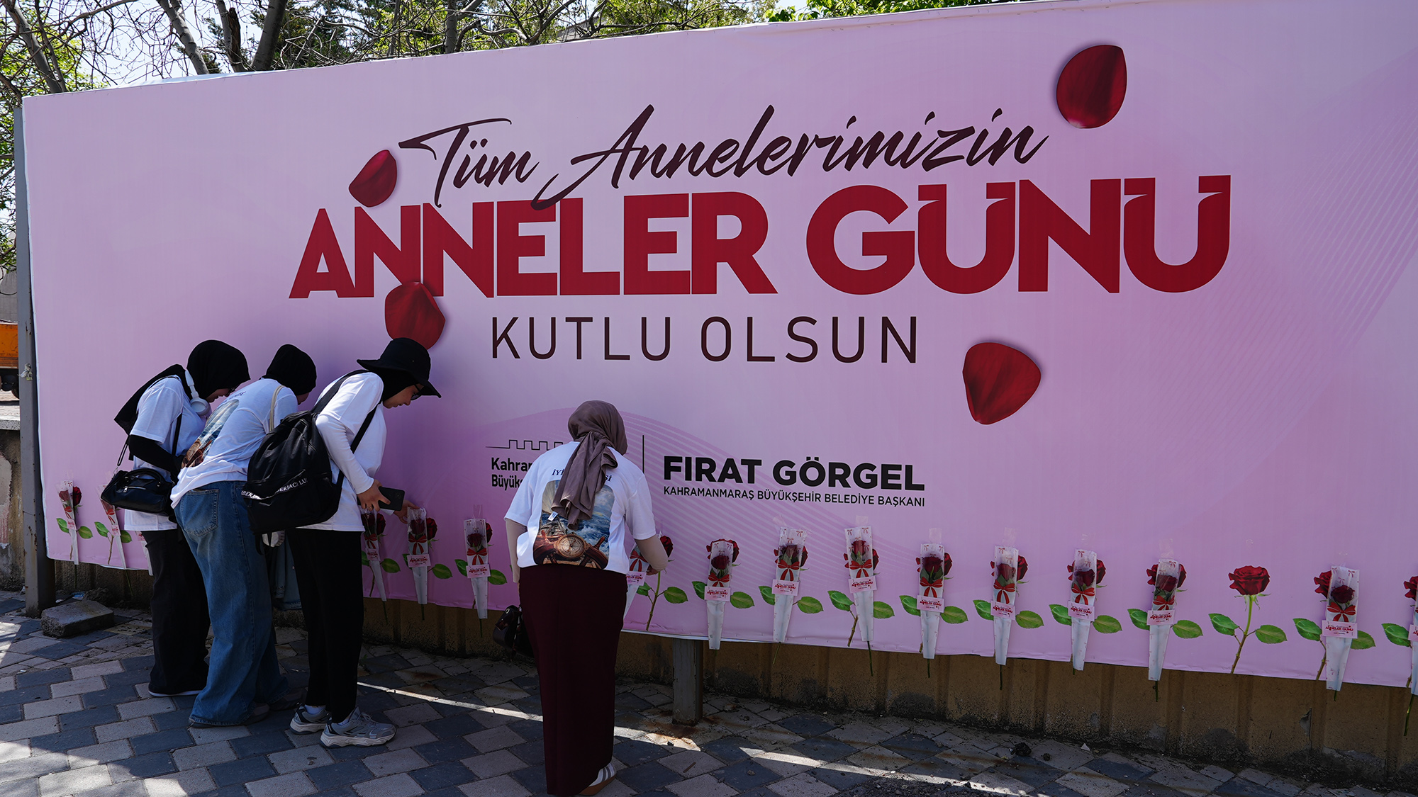 Kahramanmaraş’ta Açık Hava Panoları Sevgiyle Doldu!