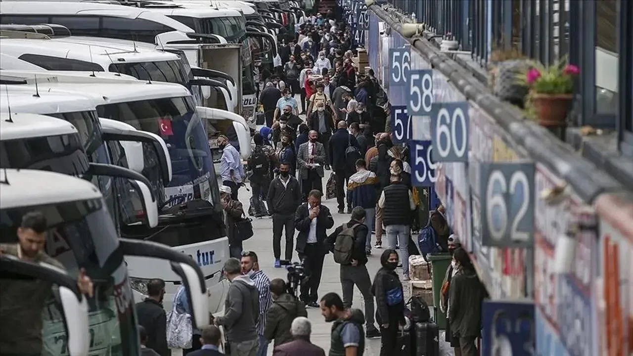 2026 Antalya - İzmir Otobüs Bileti Fiyatları Ne Kadar? Sefer Saatleri, Firmalar ve Yol Kaç Saat Sürer?